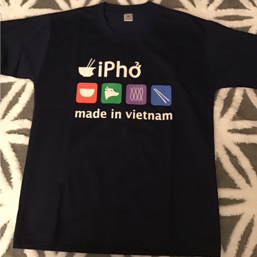 Black iPho T-Shirt